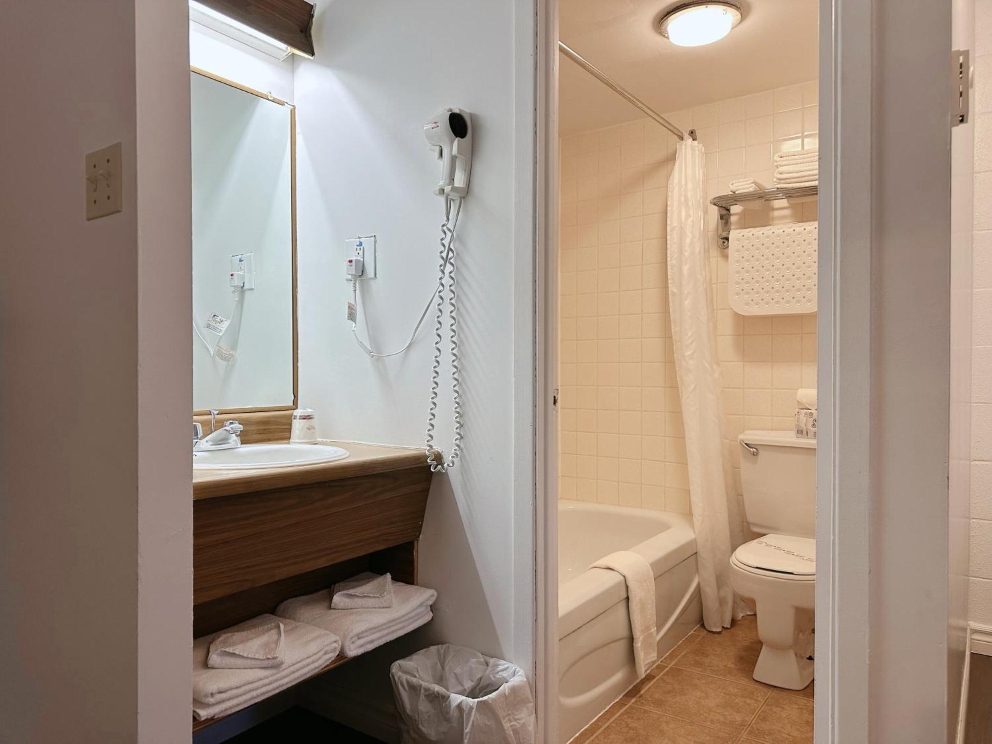 Hotel La Caravelle Baie-Comeau Ngoại thất bức ảnh